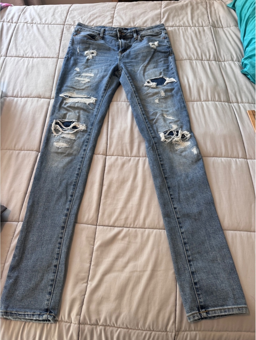 Aeropostale Stacked Ultra Skinny Jeans 31x32 Distressed Ripped Light Wash Denim